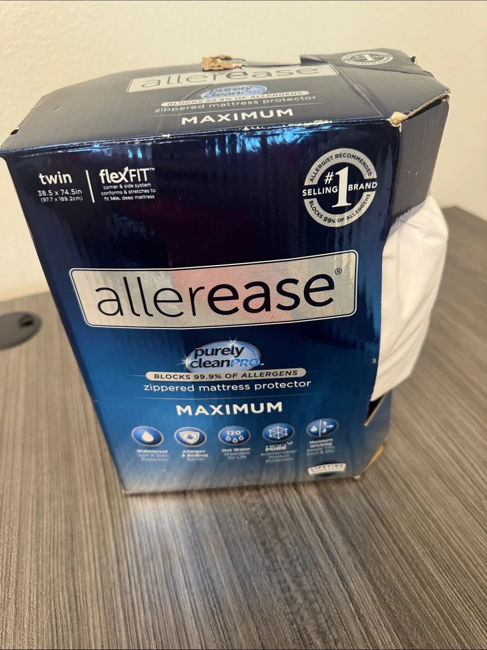 Allerease Maximum White Twin Zippered Mattress Protector